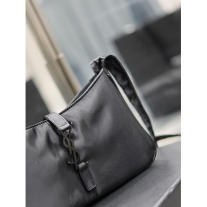 LE 5 À 7 CROSSBODY BAG NYLON 25 X 15 X 6 CM 