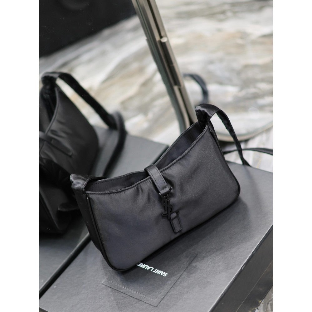 LE 5 À 7 CROSSBODY BAG NYLON 25 X 15 X 6 CM 