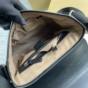 Gucci messenger bag 25.5x26x6cm Bags