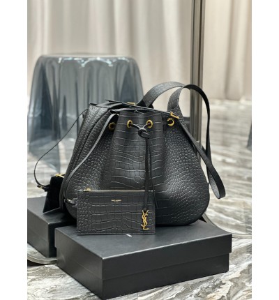 Ysl PARIS VII LARGE FLAT HOBO BAG IN CROCO LEATHER 44 X 33 X 2 CM