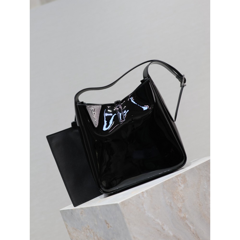 Ysl le 5a7 23×22×8.5cm black in pattent leather Bags