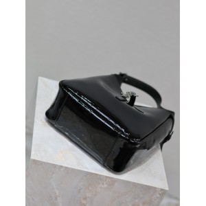 Ysl le 5a7 23×22×8.5cm black in pattent leather Bags