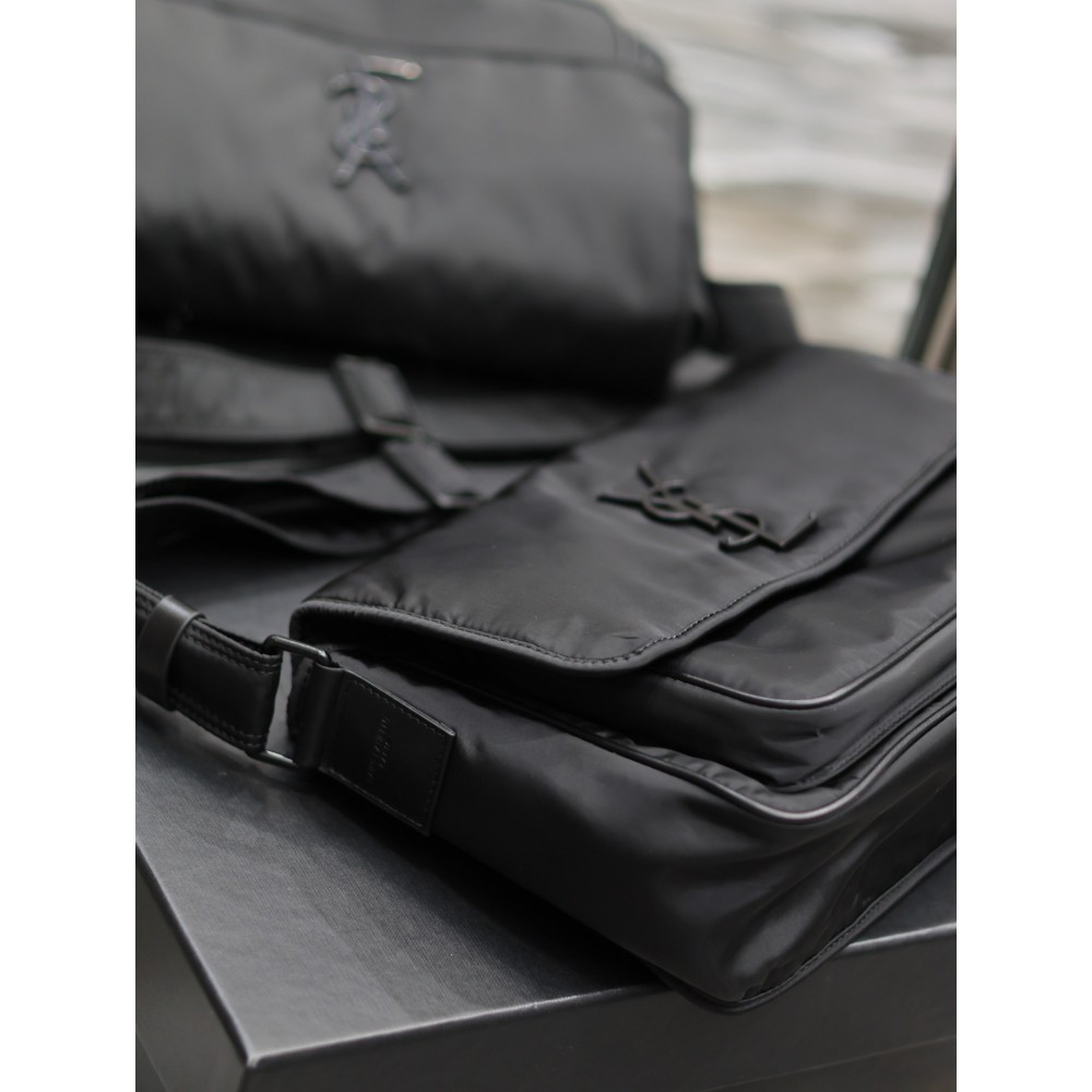 Ysl NIKI MESSENGER IN ECONYL 28x20cm Bags