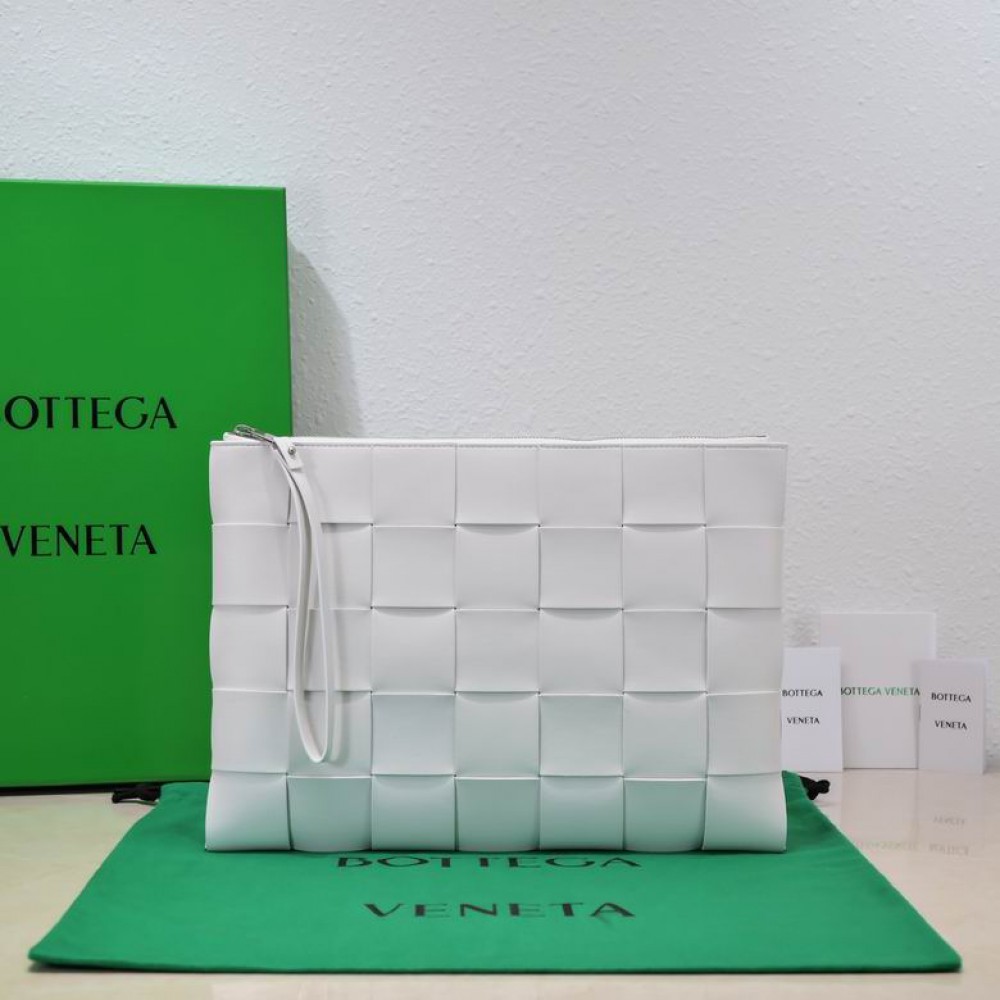 Bottega veneta Large Cassette Pouch 35x25x1cm white Bags