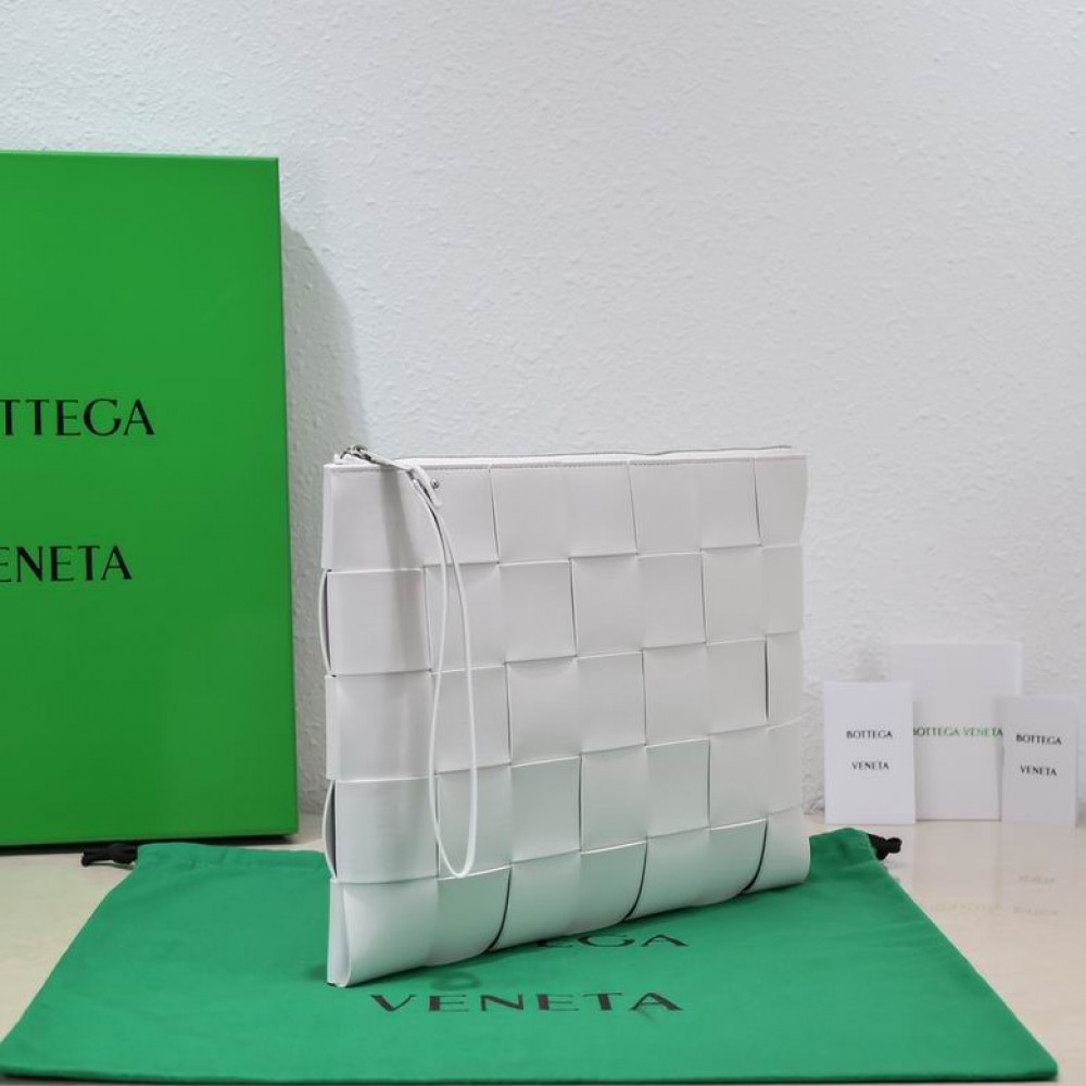 Bottega veneta Large Cassette Pouch 35x25x1cm white Bags