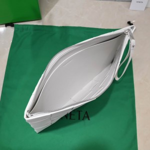 Bottega veneta Large Cassette Pouch 35x25x1cm white Bags