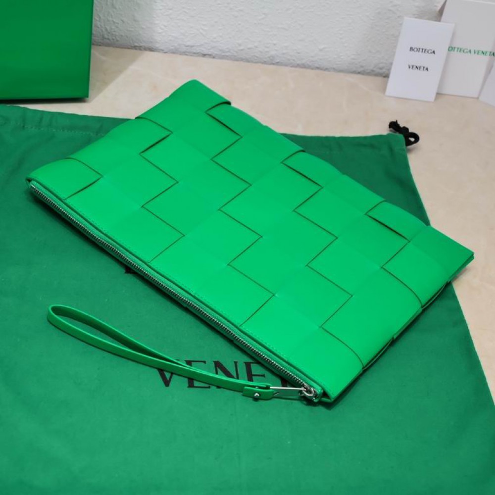 Bottega veneta Large Cassette Pouch 35x25x1cm green Bags
