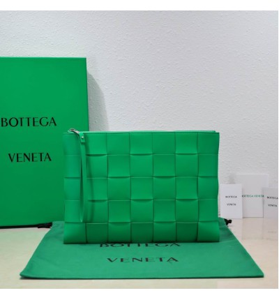 Bottega veneta Large Cassette Pouch 35x25x1cm green