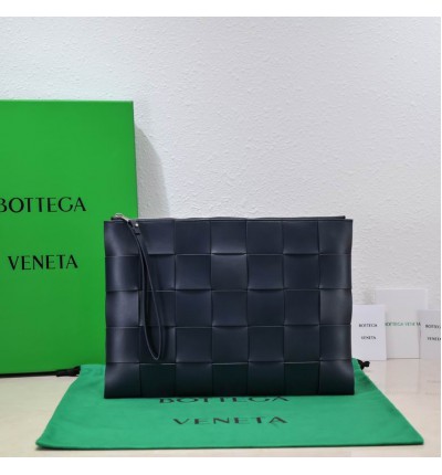 Bottega veneta Large Cassette Pouch 35x25x1cm space
