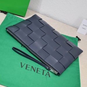 Bottega veneta Large Cassette Pouch 35x25x1cm space Bags