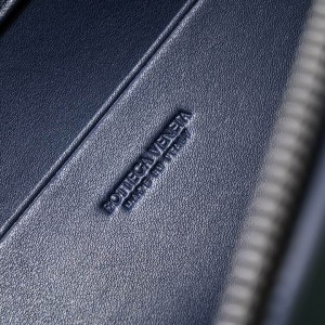 Bottega veneta Large Cassette Pouch 35x25x1cm space Bags