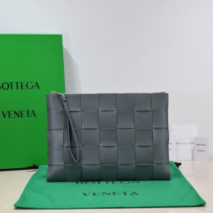 Bottega veneta Large Cassette Pouch 35x25x1cm Thunder Bags