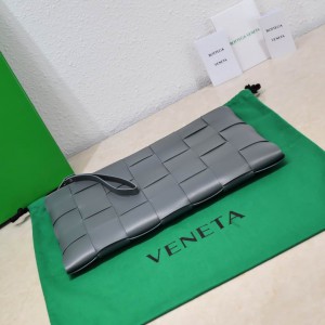 Bottega veneta Large Cassette Pouch 35x25x1cm Thunder Bags