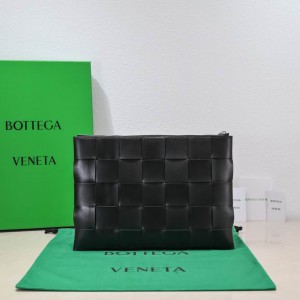 Bottega veneta Large Cassette Pouch 35x25x1cm black Bags