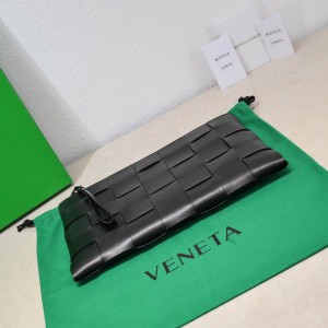 Bottega veneta Large Cassette Pouch 35x25x1cm black Bags