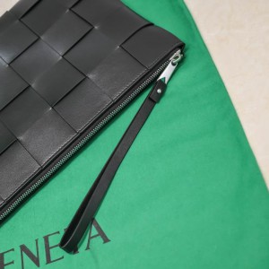 Bottega veneta Large Cassette Pouch 35x25x1cm black Bags