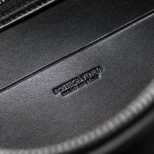 Bottega veneta Large Cassette Pouch 35x25x1cm black Bags