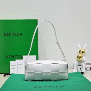 Bottega veneta Small Brick Cassette 23.5x10x10cm white Bags
