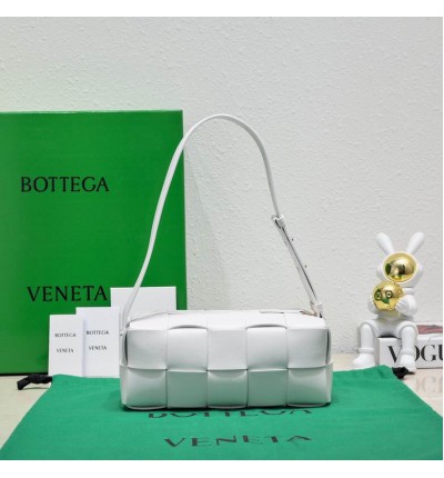 Bottega veneta Small Brick Cassette 23.5x10x10cm white
