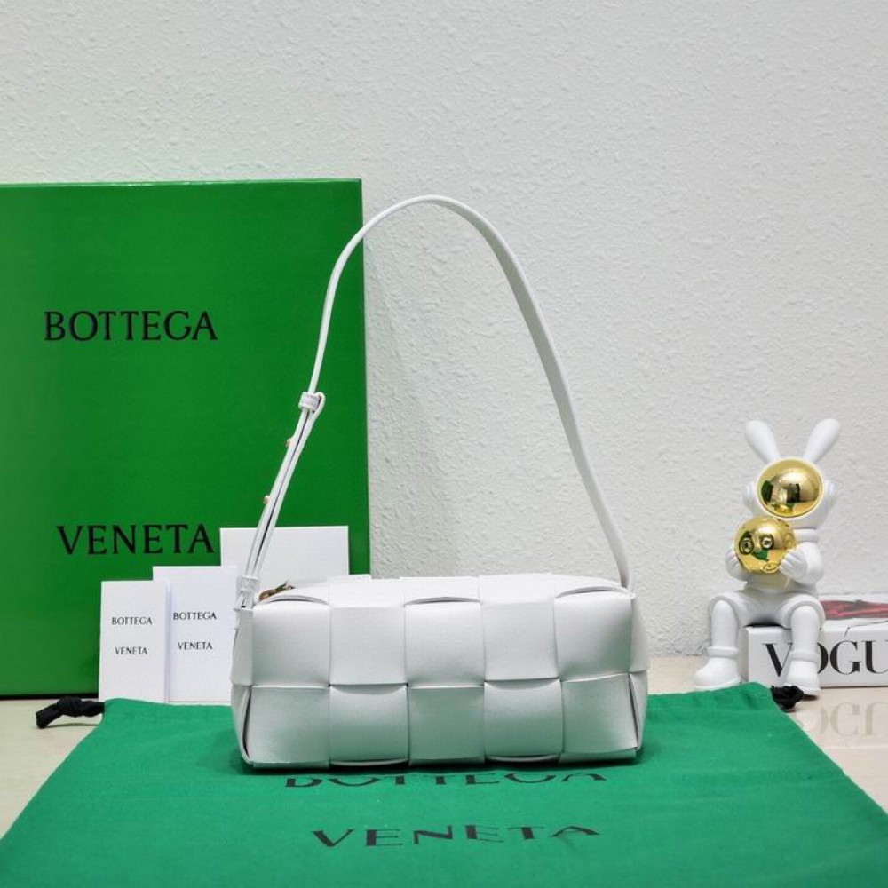 Bottega veneta Small Brick Cassette 23.5x10x10cm white Bags