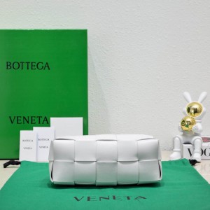Bottega veneta Small Brick Cassette 23.5x10x10cm white Bags