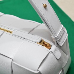 Bottega veneta Small Brick Cassette 23.5x10x10cm white Bags