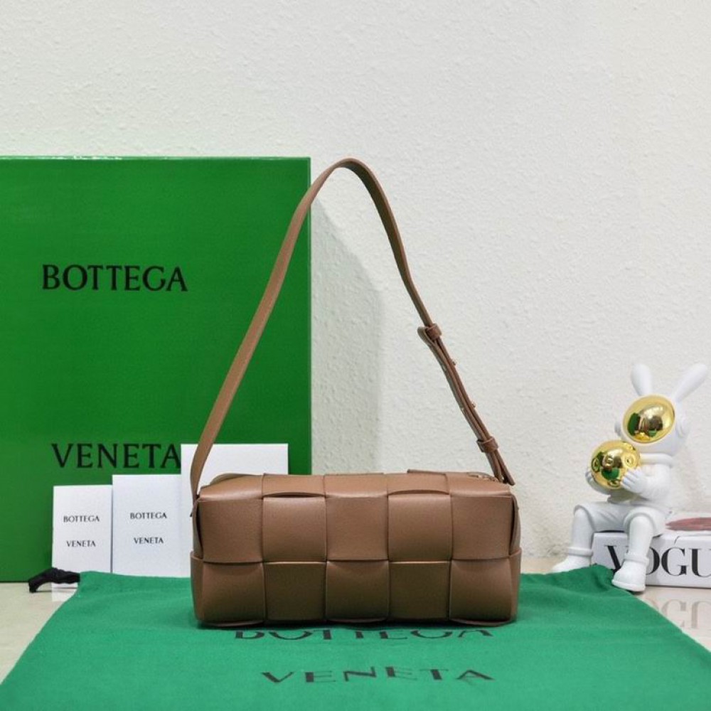 Bottega veneta Small Brick Cassette 23.5x10x10cm brown Bags