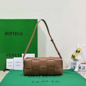 Bottega veneta Small Brick Cassette 23.5x10x10cm brown Bags