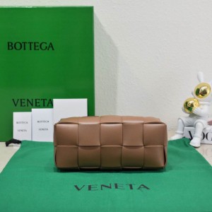 Bottega veneta Small Brick Cassette 23.5x10x10cm brown Bags