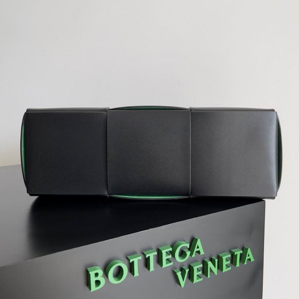 Bottega veneta Medium Arco Tote Bag 37x27cm black Bags