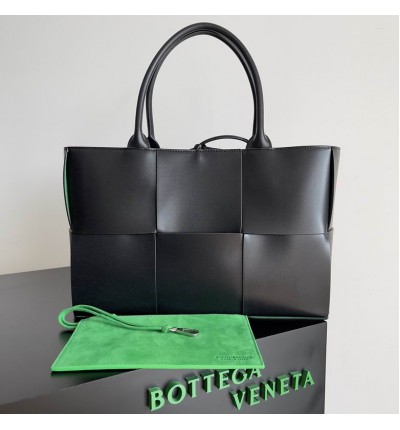 Bottega veneta Medium Arco Tote Bag 37x27cm black