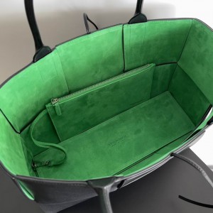 Bottega veneta Medium Arco Tote Bag 37x27cm black Bags