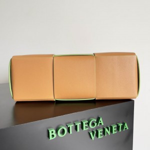 Bottega veneta Medium Arco Tote Bag 37x27cm brown Bags