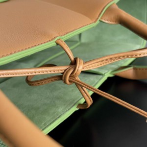 Bottega veneta Medium Arco Tote Bag 37x27cm brown Bags