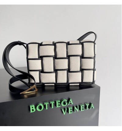 Bottega veneta padded cassette 26x18cm