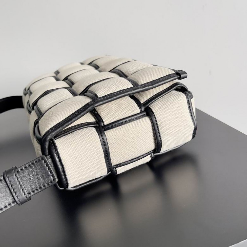 Bottega veneta padded cassette 26x18cm Bags