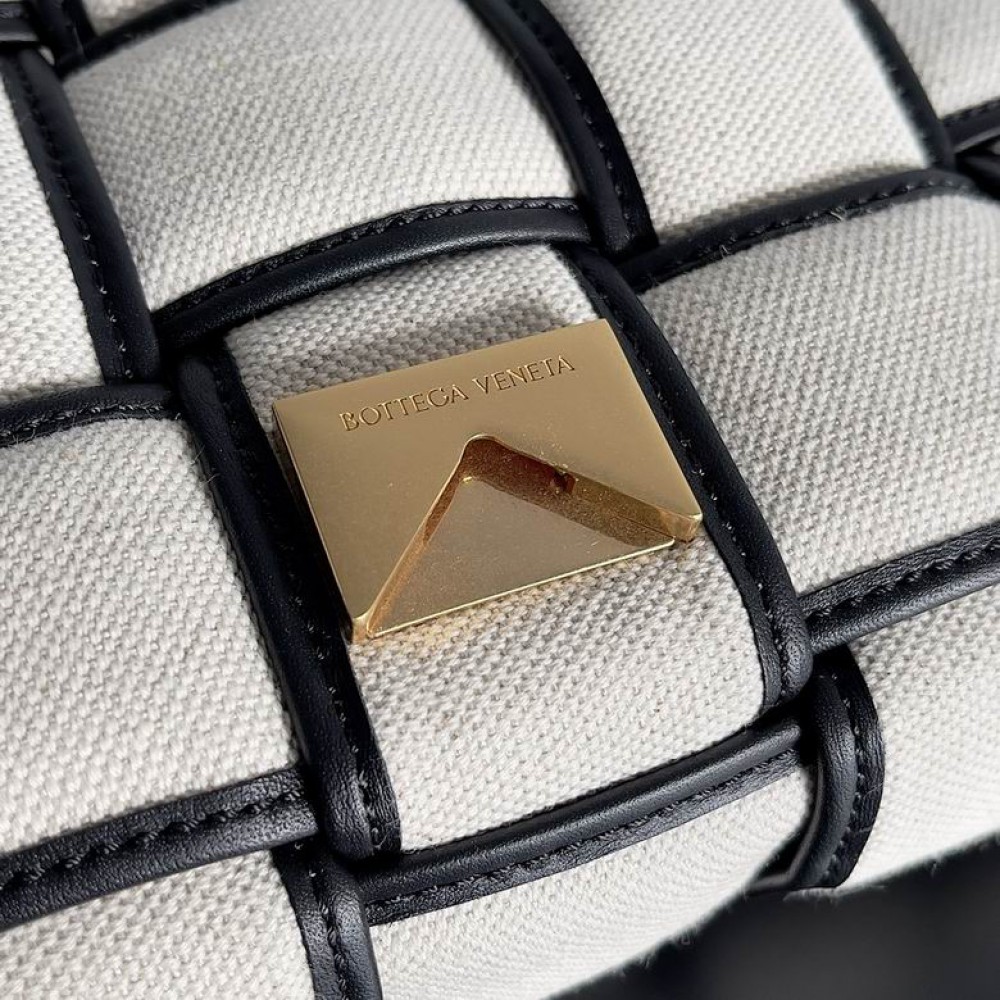 Bottega veneta padded cassette 26x18cm Bags