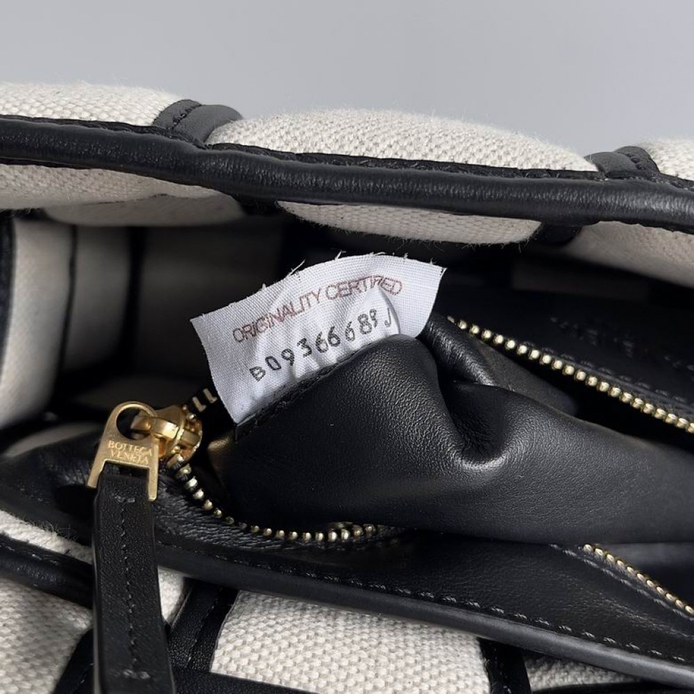 Bottega veneta padded cassette 26x18cm Bags