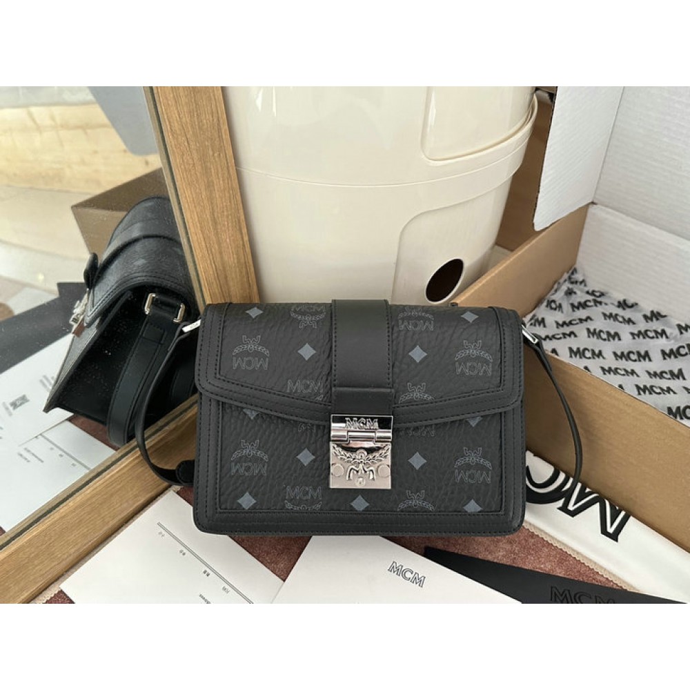 MCM TRACY SHOULDER BAG IN VISETOS 5.5 x 22.0 x 15.5 cm NOIR Bags