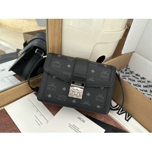 MCM TRACY SHOULDER BAG IN VISETOS 5.5 x 22.0 x 15.5 cm NOIR Bags
