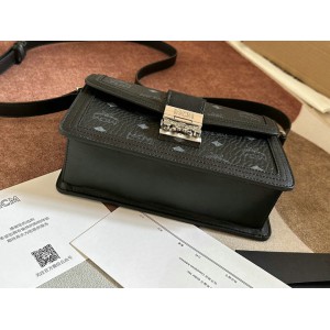 MCM TRACY SHOULDER BAG IN VISETOS 5.5 x 22.0 x 15.5 cm NOIR Bags