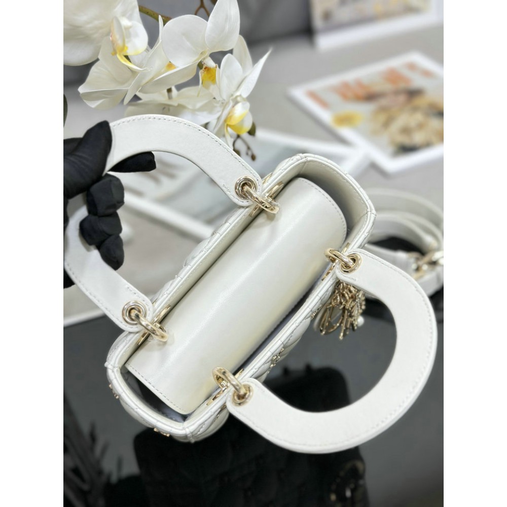 Dior small Lady Dior Bag white Cannage Lambskin with Gold-Finish Butterfly Studs 20cm Bags