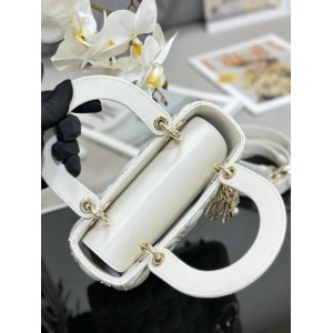 Dior small Lady Dior Bag white Cannage Lambskin with Gold-Finish Butterfly Studs 20cm Bags