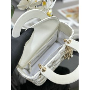 Dior small Lady Dior Bag white Cannage Lambskin with Gold-Finish Butterfly Studs 20cm Bags