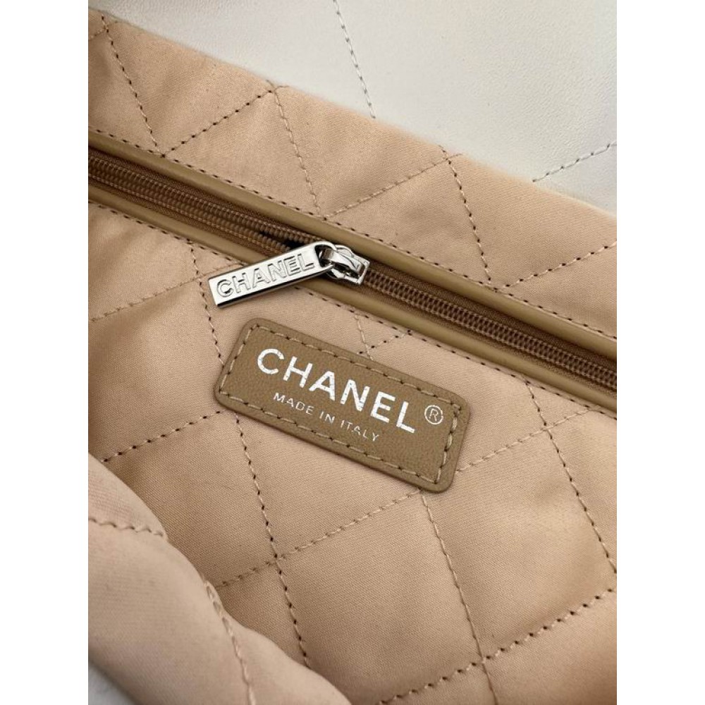 Chanel22 35x37x7cm white Bags