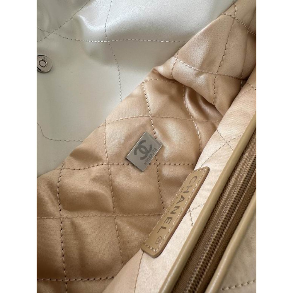 Chanel22 35x37x7cm white Bags