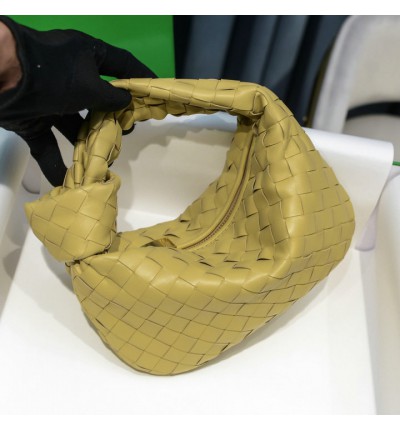 Bottega veneta jodie candy size 23x15x5cm