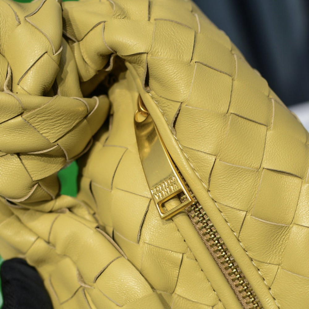 Bottega veneta jodie candy size 23x15x5cm Bags