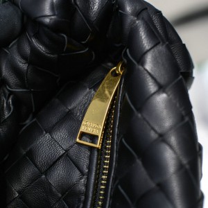 Bottega veneta jodie candy size 23x15x5cm Bags