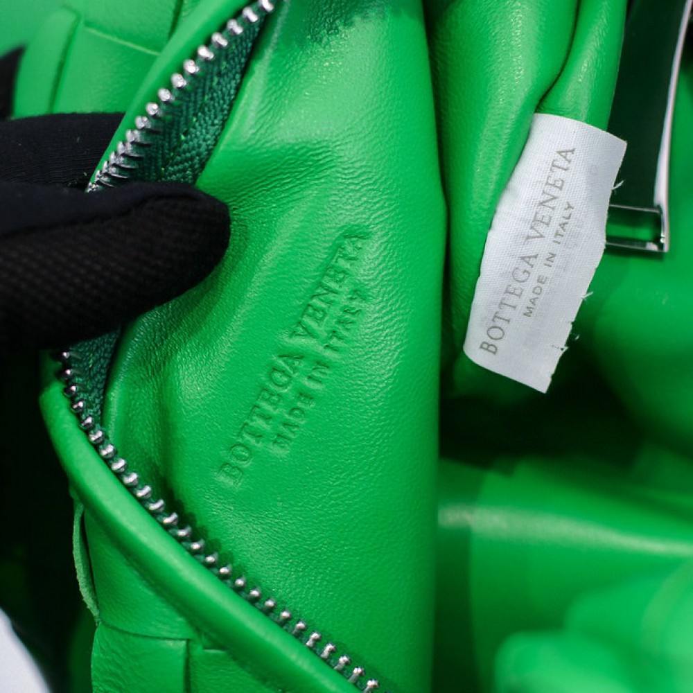 Bottega veneta jodie candy size 23x15x5cm Bags